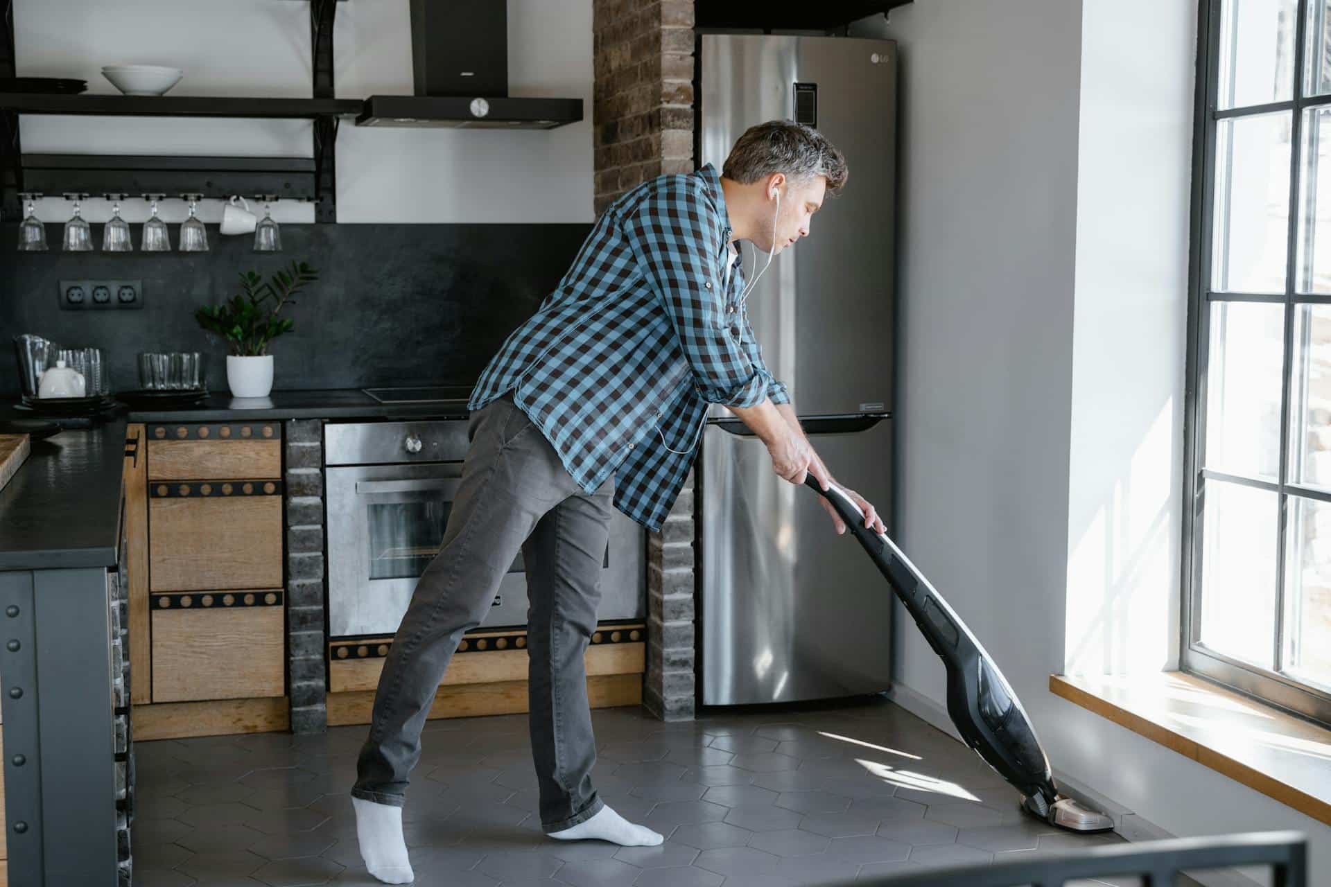 Aspirateur avec ou sans sac ? Découvrez lequel il vous faut (sacs jetables ou réservoir)