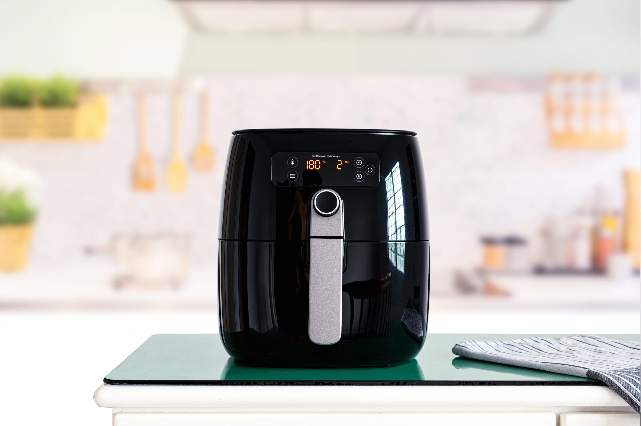 Votre airfryer peut-il vraiment remplacer votre four ? Comparatif complet pour bien l’utiliser